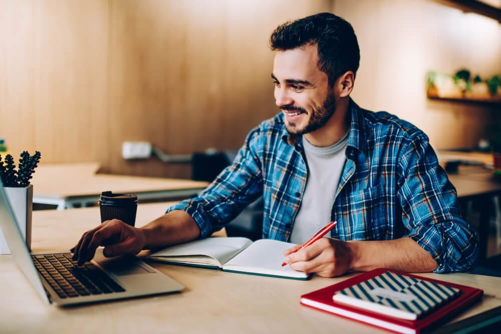 An agency reviewing executive assistant candidates