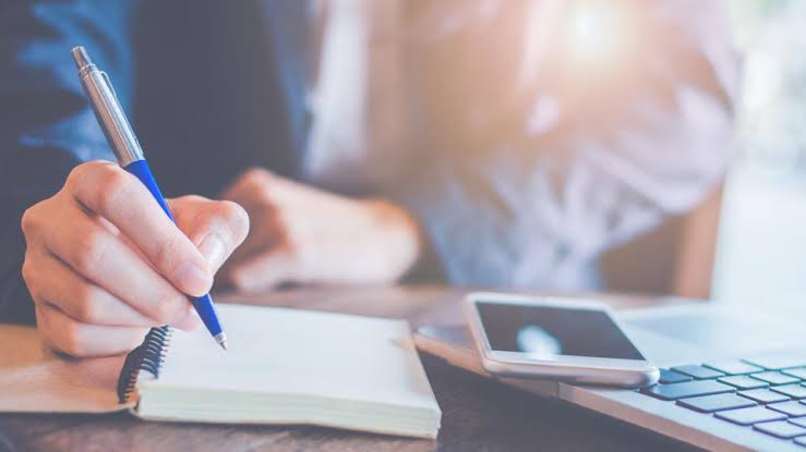 Comparing executive assistants from South Africa and the Philippines